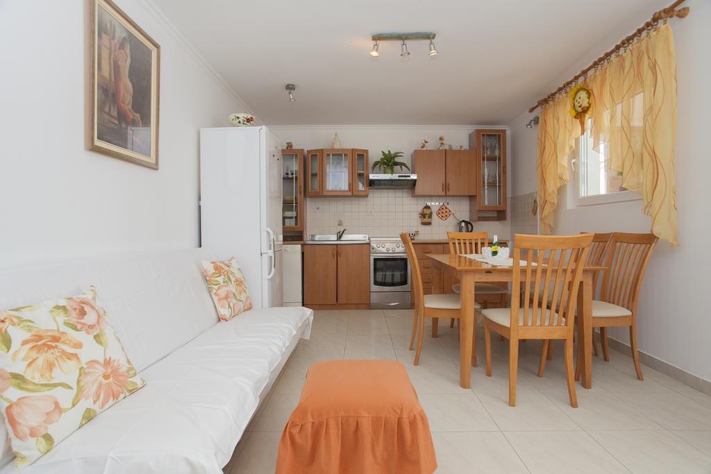 Guest House Mara Вела-Лука Экстерьер фото