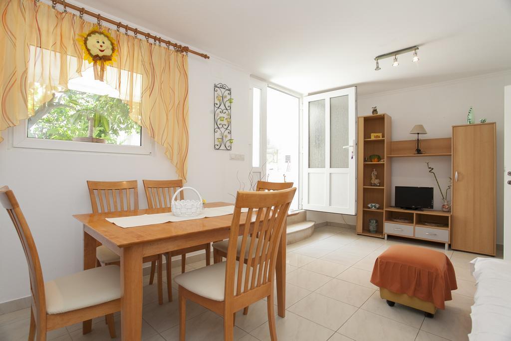 Guest House Mara Вела-Лука Экстерьер фото