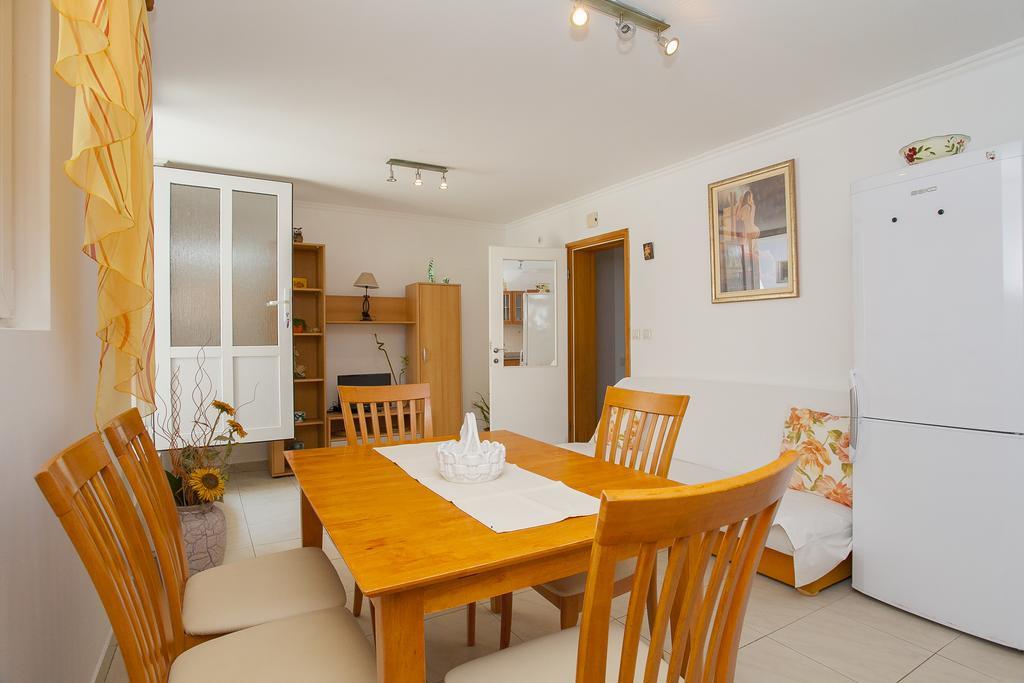 Guest House Mara Вела-Лука Экстерьер фото