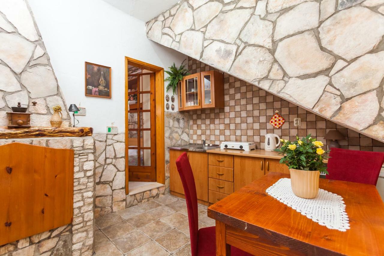 Guest House Mara Вела-Лука Экстерьер фото