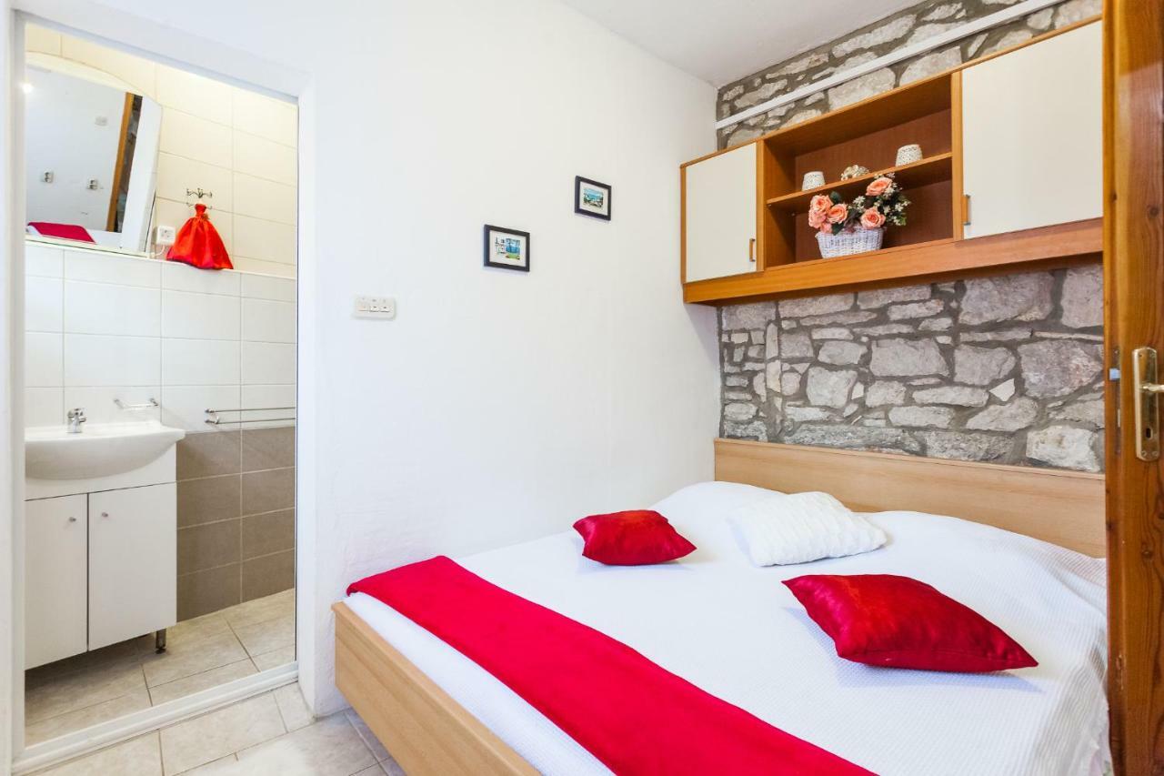 Guest House Mara Вела-Лука Экстерьер фото