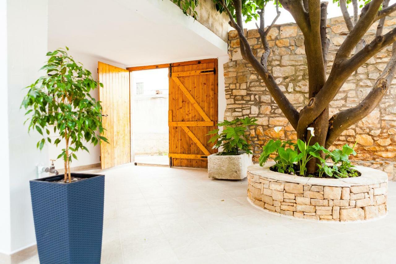 Guest House Mara Вела-Лука Экстерьер фото